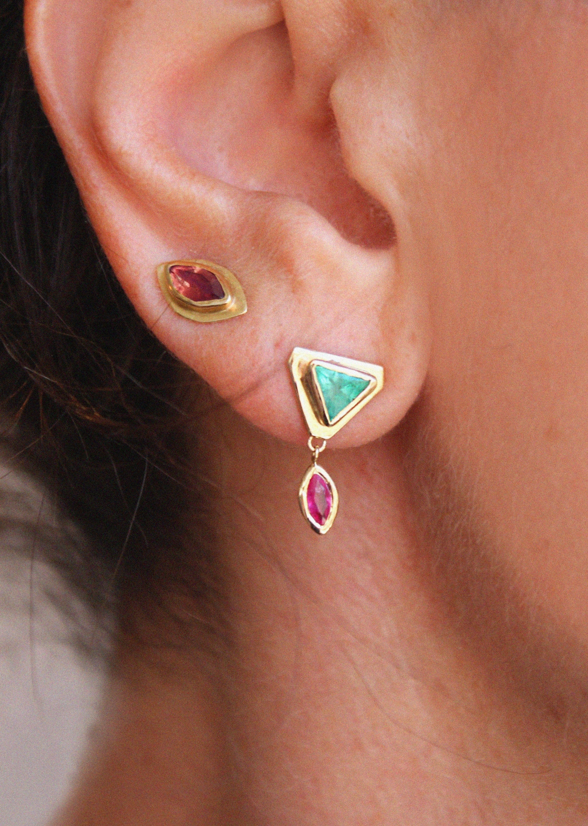 Gold dangle jewelry with emerald | Christina Magdolna