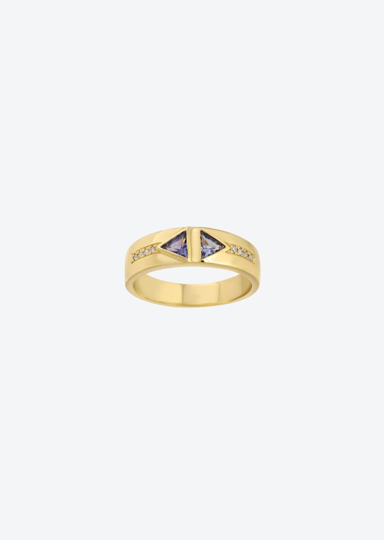 Triangle diamond with with tanzanite | Christina Magdolna