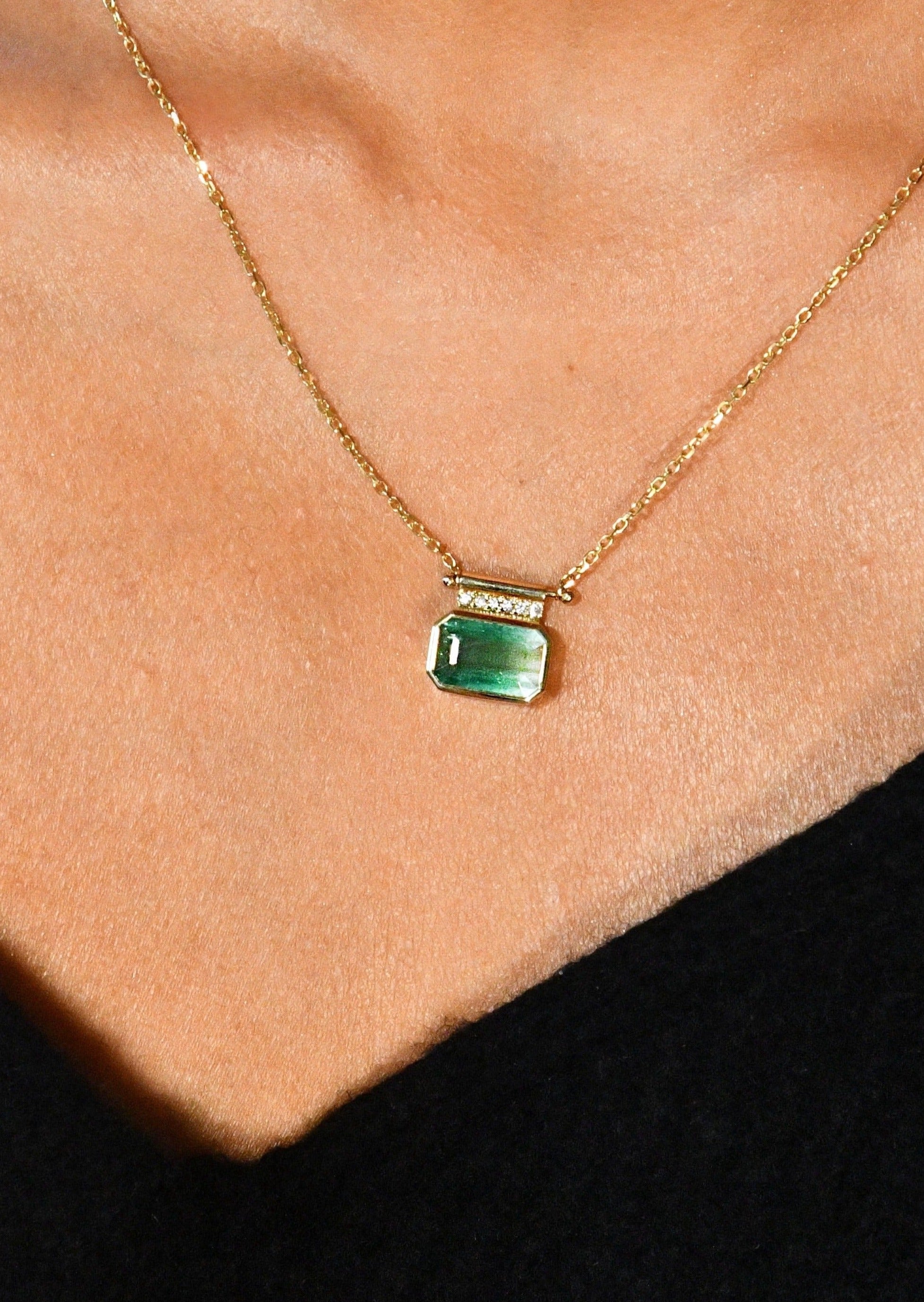 Unique pendant necklace with tourmaline and diamonds in solid gold